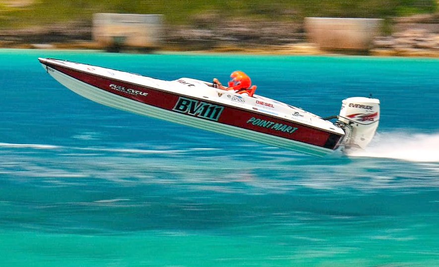 Powerboat Racing returned to the Hamilton Harbor (PowerBoats)